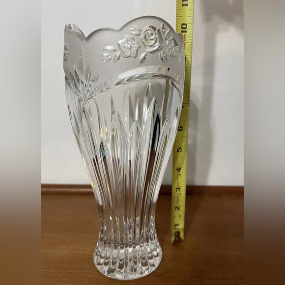 Vintage Crystal Vase 10” German Oneida Southern Garden Hand Cut Frosted Roses - Picture 12 of 13